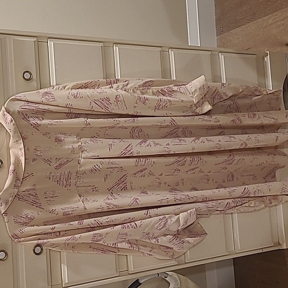 Melissa McCarthy Triangle Pattern on Peach Background Tunic - Picture 4 of 4